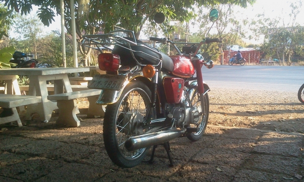 ขาย A100 เครื่องเดิมวิ่งดี ค่าตัว 12000 สนใจโทรสอบถามได้ครับ 089-8054390 โอ๋ ลพบุรี