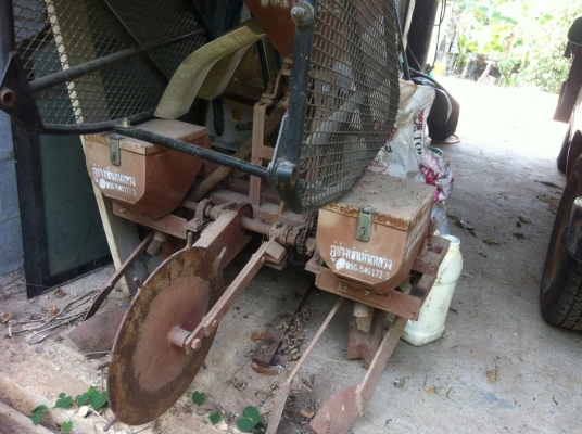 ขายเครื่องปลูกข้าวโพด