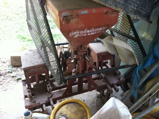 ขายเครื่องปลูกข้าวโพด