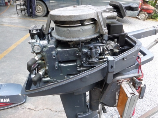 เครื่องเรือYAMAHA 8 แรง 2 จังหวะ สภาพสวยพร้อมใช้