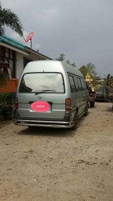 รถตู้หลังคาสูง รถตู้หลังคาสูง