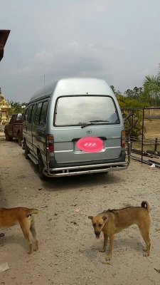 รถตู้หลังคาสูง รถตู้หลังคาสูง