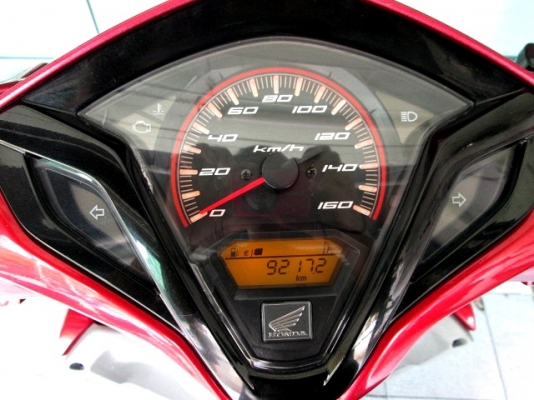 click 125 i สีแดง ตัวท๊อป ล้อแมกซ์ คอมบายเบลก รถเดือน มกราคม ปี 2556 ไมล์ 9 พันโล สภาพสวย ของแถม 2 รายการ 30900