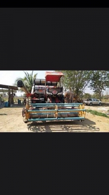 ขายรถเกี่ยว ศักดิ์ รุ่นอมตะ รถ 2 ปี ออกสดมาป้ายแดง