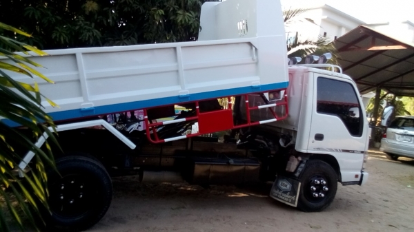 ขาย 6 ล้อดั้ม ISUZU NPR 135 แรง EURO-2 ปี52