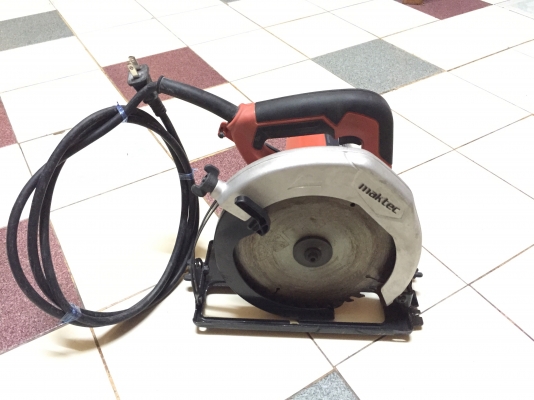 ขายเลื่อยวงเดือนผ่าไม้ขนาดใบ7นิ้วสภาพดียี่ห้อMaktecรุ่นMT583 ขายเลื่อยวงเดือนผ่าไม้ขนาดใบ7นิ้วสภาพดียี่ห้อMaktecรุ่นMT583