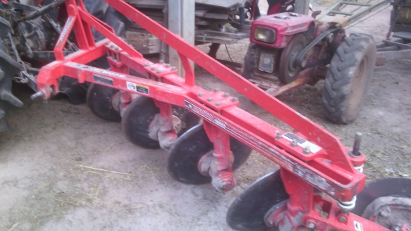 ขายอุปกรณ์แทรกเตอร์ ( ต้องการขายด่วน )