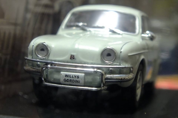 ขออนุญาตขายโมเดลรถหายาก Renault Dolphin หรือ Willys Gordini 1965