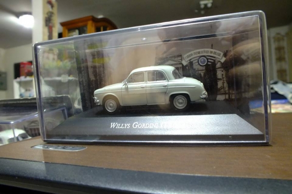 ขออนุญาตขายโมเดลรถหายาก Renault Dolphin หรือ Willys Gordini 1965