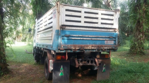 รถอีซูซุ 6 ล้อดั้ม FRR  210 แรงม้า. ปี 55  ( รถวิ่ง 4x,xxx กว่า กม. )    สนใจติดต่อ  081 - 6079515