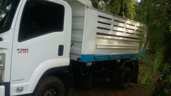 รถอีซูซุ 6 ล้อดั้ม FRR  210 แรงม้า. ปี 55  ( รถวิ่ง 4x,xxx กว่า กม. )    สนใจติดต่อ  081 - 6079515