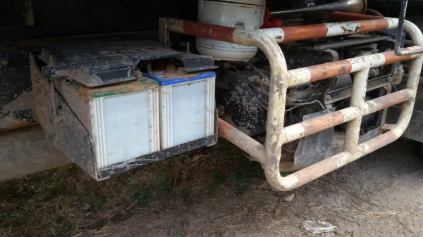 รถอีซูซุ 6 ล้อดั้ม FRR  210 แรงม้า.  ( รถวิ่ง 14x,xxx กว่า กม. )    สนใจติดต่อ  081 - 6079515