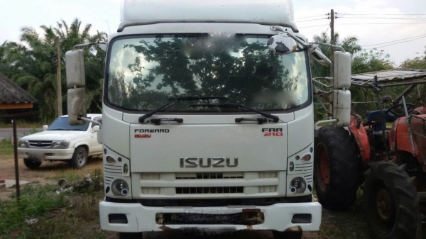 รถอีซูซุ 6 ล้อดั้ม FRR  210 แรงม้า.  ( รถวิ่ง 14x,xxx กว่า กม. )    สนใจติดต่อ  081 - 6079515