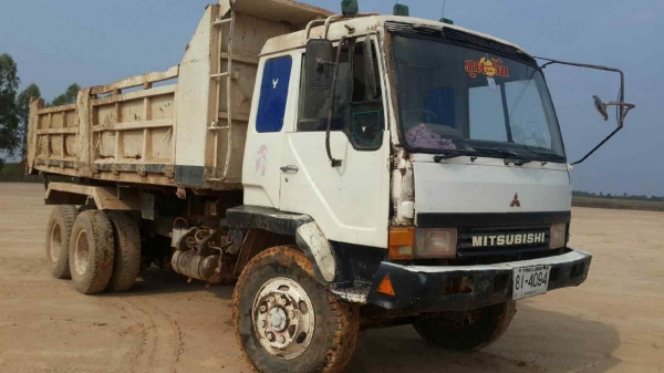 ขายด่วนรถสิบล้อหลงFN527MTDชีเลืยน7320เครือง6D16ดั้มKAC