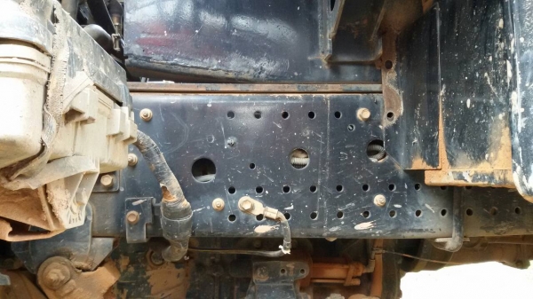 รถมิตซู 6 ล้อดั้ม  165 แรงม้า.  ( ติดเครน 4 ตัน. )   สนใจติดต่อ  081 - 6079515