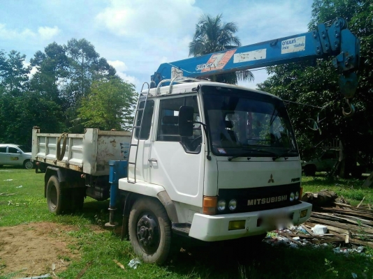 รถมิตซู 6 ล้อดั้ม  165 แรงม้า.  ( ติดเครน 4 ตัน. )   สนใจติดต่อ  081 - 6079515