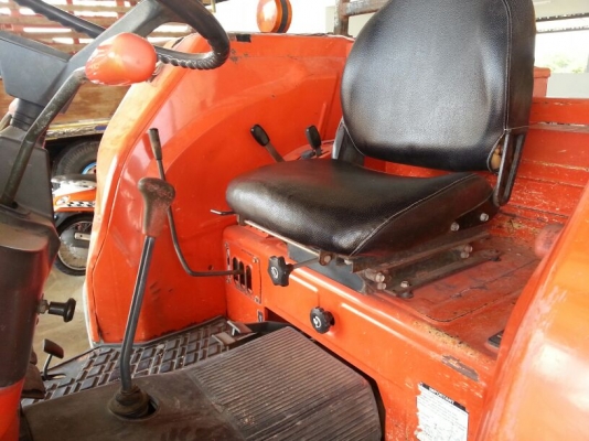 รถไถ KUBOTA  M9000. 2 เพลา.    ( รถทำงาน 5,xxx ชม. )    สนใจติดต่อ  081 - 6079515