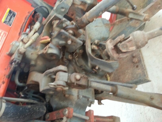 รถไถ KUBOTA  M9000. 2 เพลา.    ( รถทำงาน 5,xxx ชม. )    สนใจติดต่อ  081 - 6079515