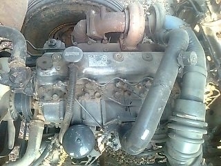 MITSUBISHI FUSO FN527 - 195 HP 6D16 TD 5704 สิบล้อดั๊มพ์ 2 เพลา กระบะดั๊มพ์เหล็ก 12 ตันสภาพดีพื้นไม่บุบไม่มีผุพร้อมบรรทุกหนักได้เลยครับ เครื่องแห้งแรงดี ภายในเก๋งคอนโซลครบพร้อมมีผุบ้างเล็กน้อยครับไม่มาก พวงมาลัยเพาเวอร์ ระบบเบรคทริ๊ปฟี้ ช่วงล่างเพลาบุ๋มเบ