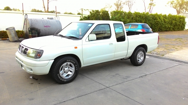 ฟรอนเทียร์ปี01สีขาวมุขสภาพสวยเครื่องเกียร์ดีไม่มีชนหนัก ฟรอนเทียร์ปี01สีขาวมุขสภาพสวยเครื่องเกียร์ดีไม่มีชนหนัก