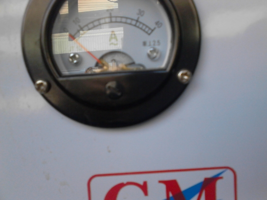 เครื่องชาร์ท BATTERY  เครื่องใหม่ ใช้ไฟ 220 V. ชาร์ท BATT ขนาด  6 ,12 ,24  โวลท์  ติดต่อ 081-427-3941