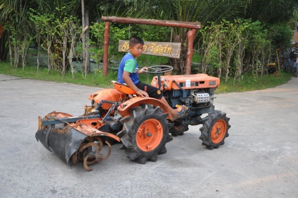 ขายรถไถ KUBOTA B6000 พร้อมโรตารี่หลัง เข้ารองอ้อยแจ่มเลย ขับ4ล้อ สภาพเดิมจากญี่ปุ่น 59,000เท่านั้น!!
