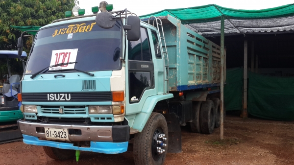 ขายด่วน รถสิบล้อดั๊ม สองเพลา พร้อมใช้ โทรเลย.089-2447277