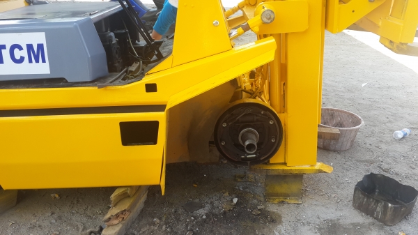 ขายรถยกTCM2.5Tดีเซล..งาเทเสา4เมตร