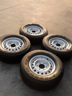 กะทะ 6 รู ขอบ 15  พร้อมยาง ( ภาพเต็ม ไอดีไลน์ 0814273941 ) ติดต่อโทร. 081-427-3941