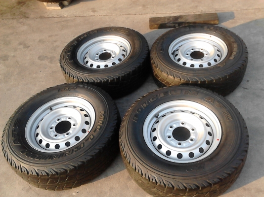 กะทะ 6 รู ขอบ 15  พร้อมยาง ( ภาพเต็ม ไอดีไลน์ 0814273941 ) ติดต่อโทร. 081-427-3941