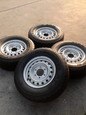 กะทะ 6 รู ขอบ 15  พร้อมยาง ( ภาพเต็ม ไอดีไลน์ 0814273941 ) ติดต่อโทร. 081-427-3941