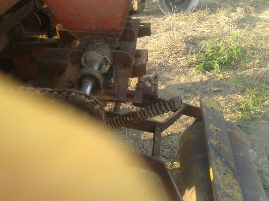 ขายเครื่องปลูกอ้อย  ของกลกิจ  บ้านโปร่ง  ของดีพร้อมใช้ สนใจ0810076640