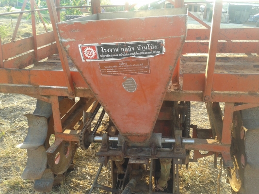 ขายเครื่องปลูกอ้อย  ของกลกิจ  บ้านโปร่ง  ของดีพร้อมใช้ สนใจ0810076640