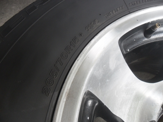 ล้อแม็ก 15นิ้ว 6รู พร้อมยาง สวยๆ 4 ล้อ ราคา 6700 บาท ล้อแม็ก 15นิ้ว 6รู พร้อมยาง สวยๆ 4 ล้อ ราคา 6700 บาท