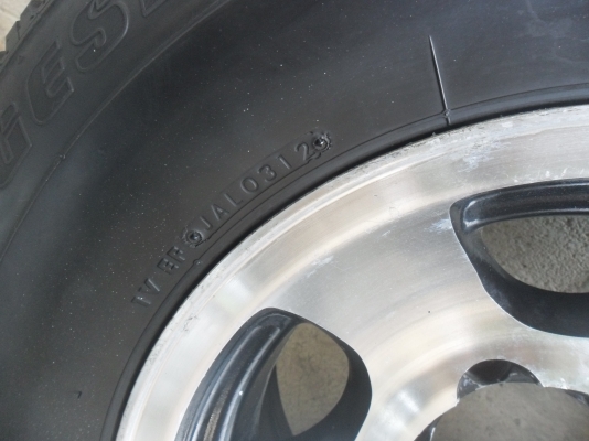 ล้อแม็ก 15นิ้ว 6รู พร้อมยาง สวยๆ 4 ล้อ ราคา 6700 บาท ล้อแม็ก 15นิ้ว 6รู พร้อมยาง สวยๆ 4 ล้อ ราคา 6700 บาท