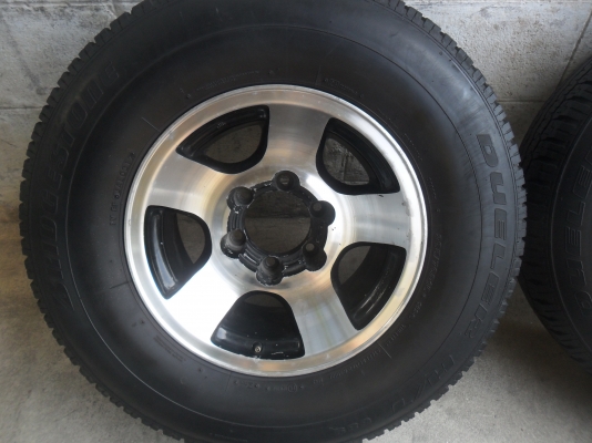 ล้อแม็ก 15นิ้ว 6รู พร้อมยาง สวยๆ 4 ล้อ ราคา 6700 บาท ล้อแม็ก 15นิ้ว 6รู พร้อมยาง สวยๆ 4 ล้อ ราคา 6700 บาท