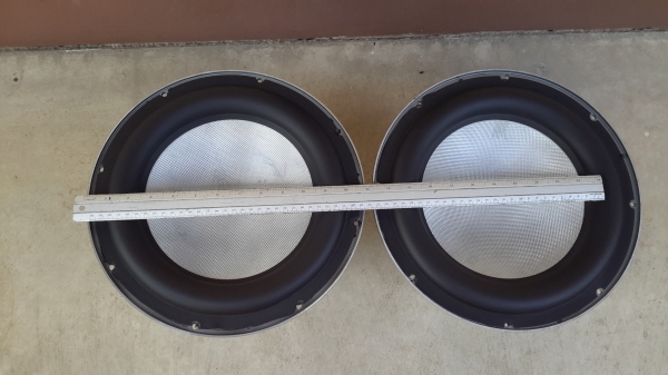 ขอขายลำโพงซับ 12 นิ้วหน่อยครับ