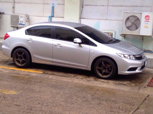 ขายล้อแม็ค gramlight 57 f สีทองฟอร์จ ขอบ 17 หน้า 8.5 ออฟ 40 หลัง 9.5 ออฟ 38 สภาพสวยๆครับ ขายล้อแม็ค gramlight 57 f สีทองฟอร์จ ขอบ 17 หน้า 8.5 ออฟ 40 หลัง 9.5 ออฟ 38 สภาพสวยๆครับ