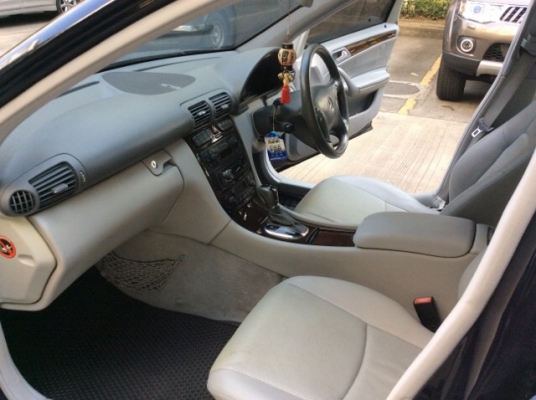 ขายรถเบนส์ C180 W203 ปี02 เครื่องเดิม เกียร์ออโต้ ไฟฟ้าทั้งคัน เบาะหนังแท้ปรับไฟฟ้า แอร์จอ AIRBAG/ABS ครูสคอนโทรล ตัวถังเดิมๆสีสวยเงามาก ไม่มีชนเลย เคลือบสีอย่างดี แม็กเดิมๆยางใหม่ๆ4เส้น รถขับดีมากๆ ประหยัด รถสวยมากพร้อมใช้งานได้เลย ประกันวิริยะประเภท1 รถ