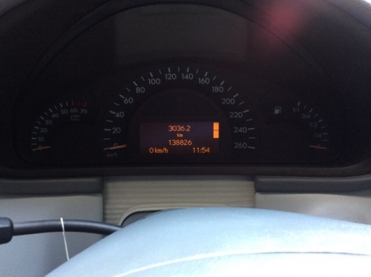 ขายรถเบนส์ C180 W203 ปี02 เครื่องเดิม เกียร์ออโต้ ไฟฟ้าทั้งคัน เบาะหนังแท้ปรับไฟฟ้า แอร์จอ AIRBAG/ABS ครูสคอนโทรล ตัวถังเดิมๆสีสวยเงามาก ไม่มีชนเลย เคลือบสีอย่างดี แม็กเดิมๆยางใหม่ๆ4เส้น รถขับดีมากๆ ประหยัด รถสวยมากพร้อมใช้งานได้เลย ประกันวิริยะประเภท1 รถ