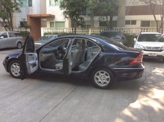 ขายรถเบนส์ C180 W203 ปี02 เครื่องเดิม เกียร์ออโต้ ไฟฟ้าทั้งคัน เบาะหนังแท้ปรับไฟฟ้า แอร์จอ AIRBAG/ABS ครูสคอนโทรล ตัวถังเดิมๆสีสวยเงามาก ไม่มีชนเลย เคลือบสีอย่างดี แม็กเดิมๆยางใหม่ๆ4เส้น รถขับดีมากๆ ประหยัด รถสวยมากพร้อมใช้งานได้เลย ประกันวิริยะประเภท1 รถ