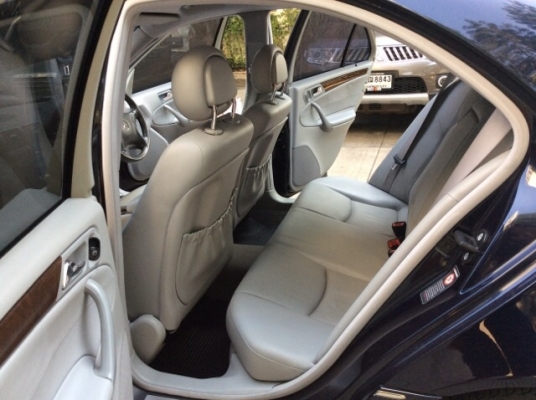 ขายรถเบนส์ C180 W203 ปี02 เครื่องเดิม เกียร์ออโต้ ไฟฟ้าทั้งคัน เบาะหนังแท้ปรับไฟฟ้า แอร์จอ AIRBAG/ABS ครูสคอนโทรล ตัวถังเดิมๆสีสวยเงามาก ไม่มีชนเลย เคลือบสีอย่างดี แม็กเดิมๆยางใหม่ๆ4เส้น รถขับดีมากๆ ประหยัด รถสวยมากพร้อมใช้งานได้เลย ประกันวิริยะประเภท1 รถ