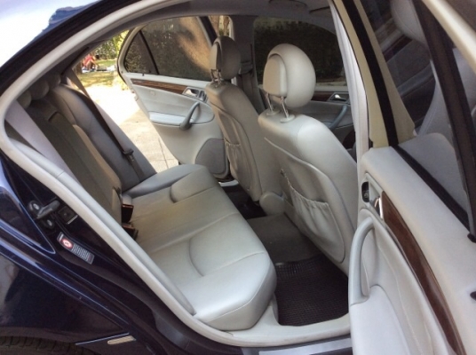 ขายรถเบนส์ C180 W203 ปี02 เครื่องเดิม เกียร์ออโต้ ไฟฟ้าทั้งคัน เบาะหนังแท้ปรับไฟฟ้า แอร์จอ AIRBAG/ABS ครูสคอนโทรล ตัวถังเดิมๆสีสวยเงามาก ไม่มีชนเลย เคลือบสีอย่างดี แม็กเดิมๆยางใหม่ๆ4เส้น รถขับดีมากๆ ประหยัด รถสวยมากพร้อมใช้งานได้เลย ประกันวิริยะประเภท1 รถ