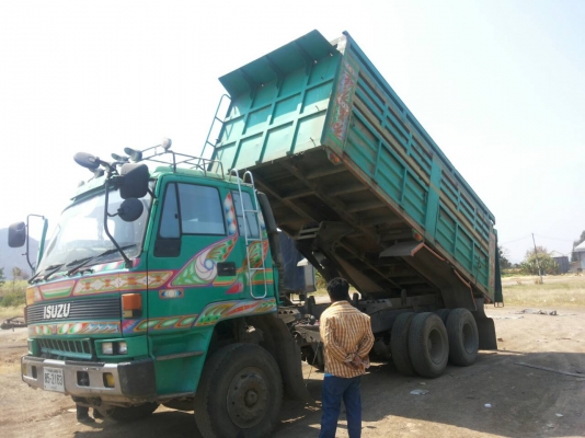 รถบรรทุก ISUZU 10 ล้อใหญ่ ปี 2538 เปลี่ยนเคริ่องใหม่ 2 เพลาดั๊มพ์ได้ มีระบบลากลูก รุ่น ALC ราคา 800,000 บ.