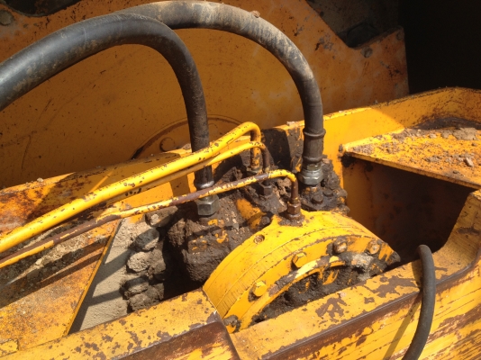 ขายรถบดสั่นสะเทือน ( 2 เพลา  )  10 ตัน  พร้อมใช้งาน