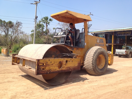 ขายรถบดสั่นสะเทือน ( 2 เพลา  )  10 ตัน  พร้อมใช้งาน
