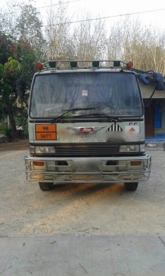 รถฮีโน่ 6 ล้อ FF3H  195 แรงม้า. ปี 36  สนใจติดต่อ  081 - 6079515