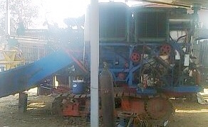 ขายด่วน รถเกี่ยวข้าวไทยเจริญการช่าง รถสภาพดีสุดๆครับพร้อมใช้งานได้เลย เครื่องยนต์ 220 HP JO8C-J1 อุ้ม 2.5 ตัน ปั๊มไดกิ้นเบอร์ 22 ช่วงล่างตัวเดิน 200 แน่นดีพร้อมใช้งานได้เลยครับ ราคาต่อรองได้ครับ