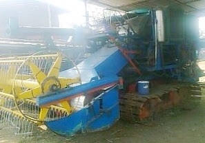 ขายด่วน รถเกี่ยวข้าวไทยเจริญการช่าง รถสภาพดีสุดๆครับพร้อมใช้งานได้เลย เครื่องยนต์ 220 HP JO8C-J1 อุ้ม 2.5 ตัน ปั๊มไดกิ้นเบอร์ 22 ช่วงล่างตัวเดิน 200 แน่นดีพร้อมใช้งานได้เลยครับ ราคาต่อรองได้ครับ