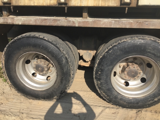 10ล้อดั้ม isuzu 300 แรงFVZ34P ไมล์แค่ 1.34แสนกิโล...รถสวยเดิมๆห้างแท้ ปี 53